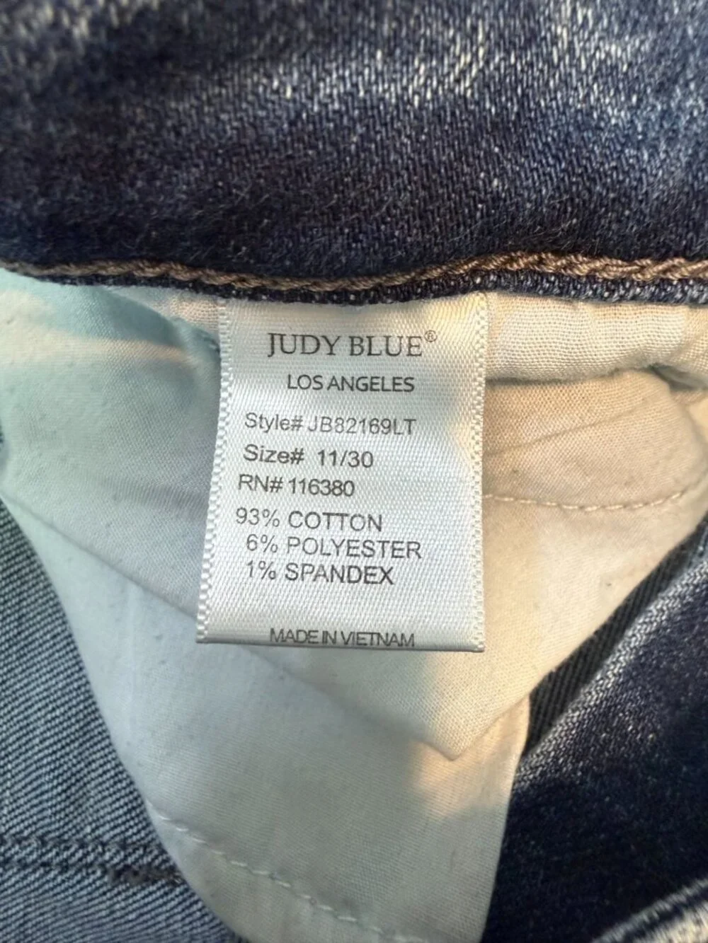 Judy Blue Boyfriend Fit Medium Wash Distressed High Rise Jeans 30 Classic Denim